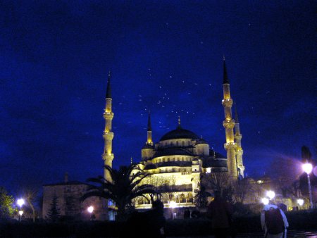 photo: la Mosquée Bleue de nuit